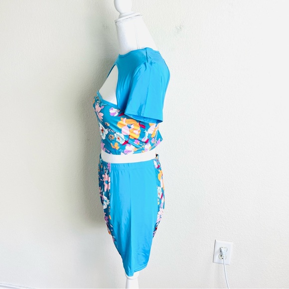 Blue & Orange Floral Cut Out Colorblock Crop Top & Biker Shorts Set - Picture 2 of 3